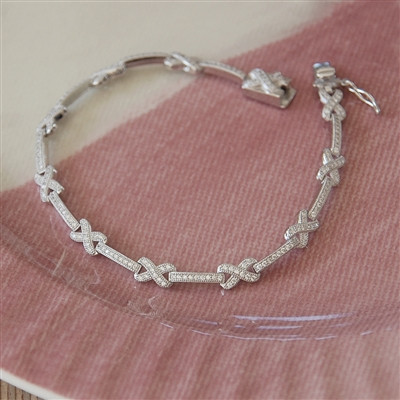 Anniversary Kisses Bracelet