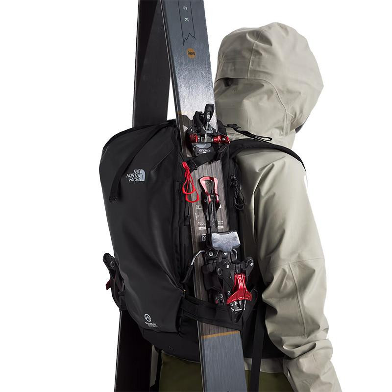 The North Face Snomad 23 Backpack