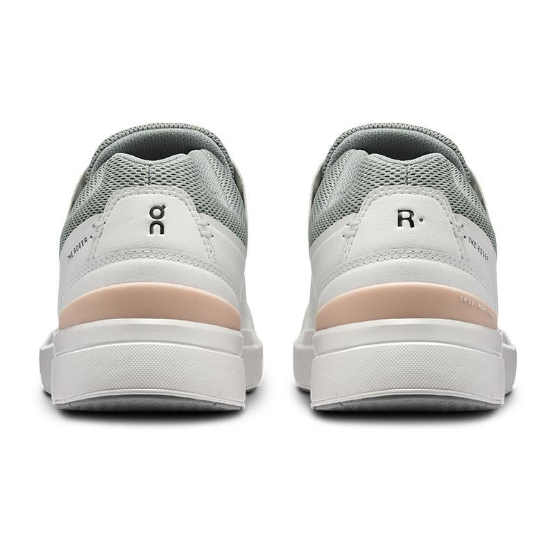 On Women's Roger Advantage Shoes