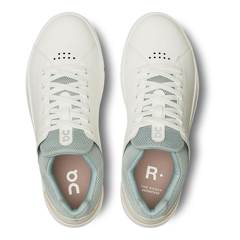 On Women's Roger Advantage Shoes