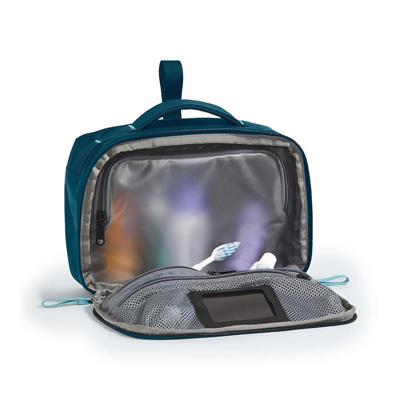  The North Face Base Camp Voyager Dopp Kit 