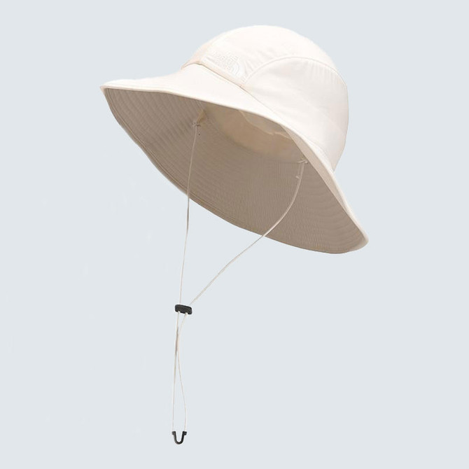 The North Face Women's Horizon Breeze Brimmer, white wide-brim hat with adjustable chin strap for sun protection and cooling outdoor wear