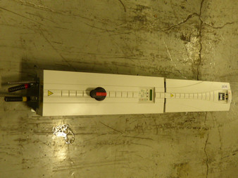 ABB ACH550-VDR-032A-6-F267 Ac Drive 32A 30Hp W/ Switch USED