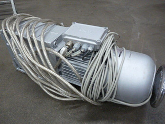 Lenze 2.2kW 1710RPM 220-277/380-480V TEFC 3Ph C/W Reducer 30.441:1  USED