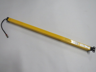 STI MS46SR-30-870-Q1-R-NC-FP-SC1 Light Curtain Receiver 24VDC 1.4A USED