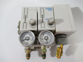 SMC ISA15-2-R-01-G 2 Station Air Catch Sensor w/Gauge Unit USED