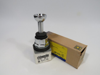 Square D 9001-K70 Series J Joy Stick 3-Pos. Mom. w/Latch *Shelf Wear* NEW