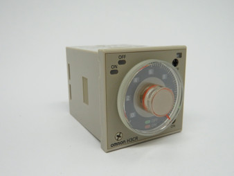 Omron H3CR-F8 Solid-State Timer 100-240VAC 100-125VDC 8-Pin 0.05s - 300h USED
