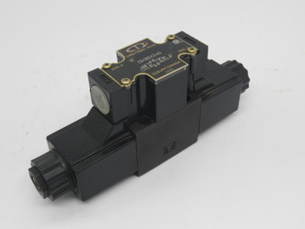 CTI CS-G02-C2-A2 Solenoid Directional Control Valve 3Pos 110/120VAC 50/60Hz USED