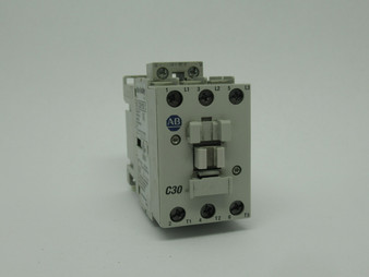 Allen-Bradley 100-C30EQ00 Series C Contactor 3 Phase 600VAC Max 24V DC USED