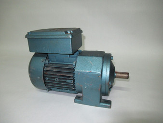 Sew-Eurodrive 0.75HP 3300:354RPM 330D/575Y TEFC 3Ph 1.95/1.13A 60Hz USED