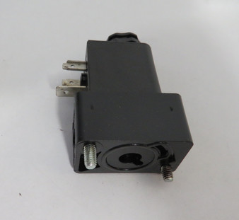 Norgren 3052 Solenoid Coil w/Base Connector 110V@50Hz 120V@60Hz 8.5VA USED