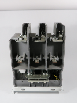Allen-Bradley 1502-VC4DBDA-0 Vacuum Contactor 7200V 3Ph 50/60Hz 110VDC SerF USED
