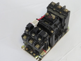 Allen-Bradley 500F-AOD93X14 Contactor 115-120V 60Hz NO AUXILIARY CONTACT USED