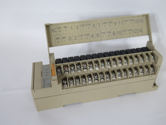Omron SRT2-ROC16 Output Remote Terminal 24VDC 16Pt MISSING DIN RAIL CLIP USED