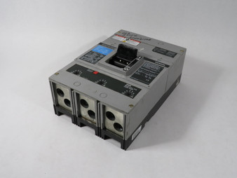 Siemens JXD63B350 Circuit Breaker 350A 600VAC 3-Pole DAMAGED SWITCH HANDLE USED