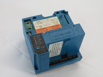 Honeywell RM7800L1012 Burner Control 10 Sec Intact 4 Sec Clip & Remove USED