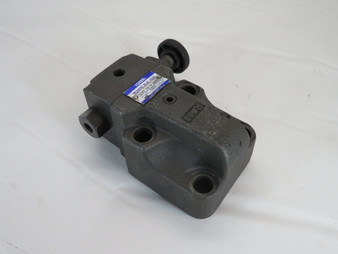 Yuken BUCG-06-H-3090 Unloading Relief Valve 1020-3050 psi 7.0-21 MPa 33 gpm USED