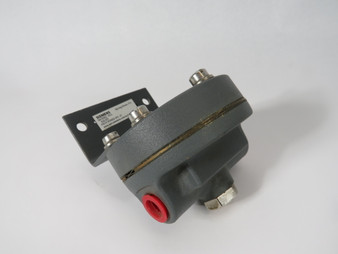 Siemens 61L Pneumatic Booster Relay 3-15 psig 1:1 Ratio SHELF WEAR NOP