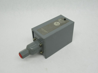 Allen-Bradley 836-C7 Series CA Pressure Switch 600V 1/4" NPT SHELF WEAR NOP