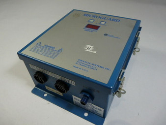 Pinnacle MG-16-0F1-AU-MO-DC Light Curtain Controller  USED