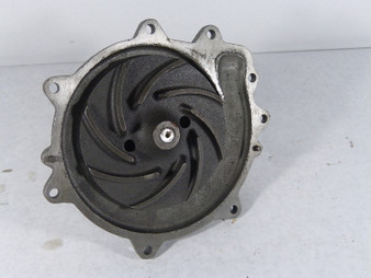 International 677856C2 Water Pump With Seal  USED