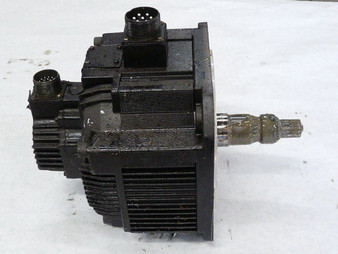 Yaskawa SGMD-22AWA-YR13 Servo Motor 2200W 2000RPM 10.5Nm 15.7A  USED