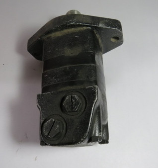 Eaton 742RPM 3000PSI 2611in-lb 20GPM 2-Bolt Flange  USED