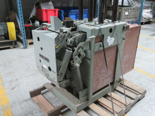 General Electric AM-4.16-250-8H Magne-Blast Circuit Breaker 1200A 4.76kV  USED