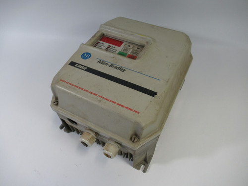 Allen-Bradley 1302-C001-AF AC Drive 1HP 575VAC 1.6A COVER HAS DAMAGE USED