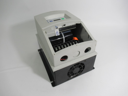 Lenze AC Tech ESV752N02TXD Drive 7.5KW 10HP 230V 29A 0-500HZ AS IS