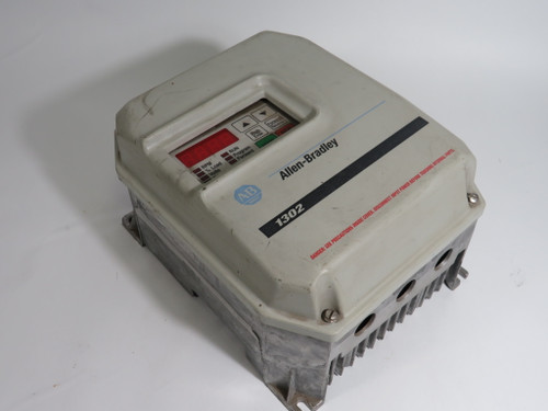Allen-Bradley 1302-C003-AA AC Drive 3HP 575VAC 4.3A 0-240HZ USED