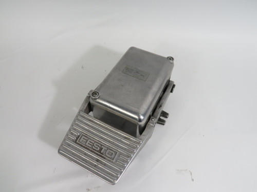 Festo 8986 FP-3-1/4-B Foot Valve w/Detent 0.95-10 bar G1/4 600l/min USED