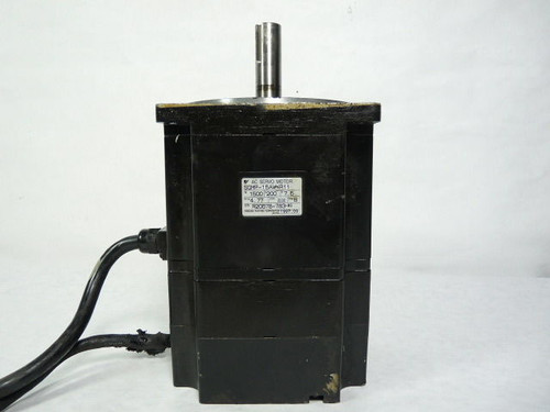 Yaskawa SGMP-15AWYR11 Servo Motor 1.5kW 3000RPM 200V 4.77Nm 7.5A 1500W  USED