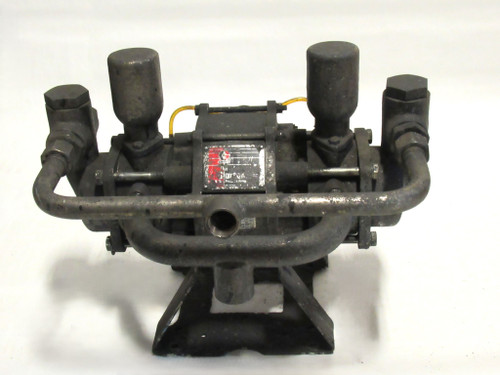 Graco 220-663 Glutton Bellows Pneumatic Piston Pump 4:1 Ratio COS DMG USED
