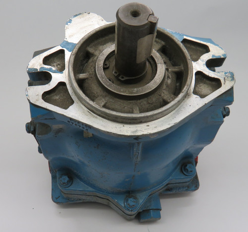 Vickers PVE19R-1-30-C10 Piston Pump In:1-7/8"-12 Out:1-5/16"-12 Cast Iron USED
