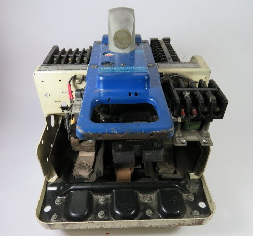 General Electric AKF-2-25 600A 250V 2-Pole Power Circuit Breaker  USED