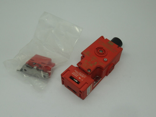 STI TL5012-1024SM Safety Interlock Switch 24VAC/DC SHELF WEAR USED