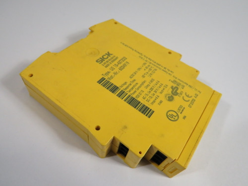 Sick UE-10-4XT2D2 6024919 Safety Relay 24V 1.5W 2.7VA USED