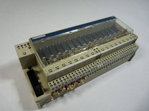 Telemecanique ABE7-P16T214 Output Module w/Relays 16-Channel  USED