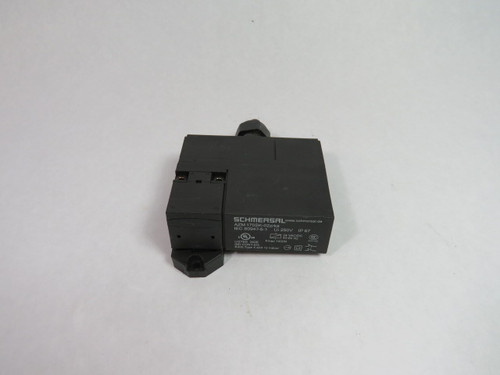 Schmersal AZM-170SK-02ZRKA-24 Safety Locking Switch 24Vac/dc 40-60Hz  USED