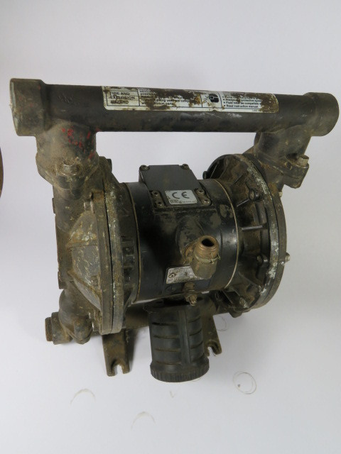 Graco 236265 Air-Operated Diaphragm Pump 120 Max PSI  USED