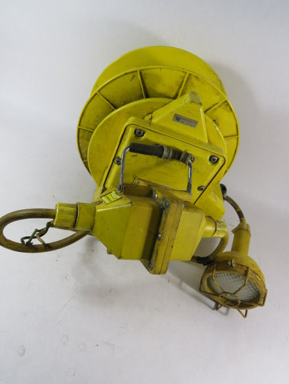Woodhead 1691-12 Industrial Incandescent Hand Lamp w/ Cord Reel 117VAC   USED