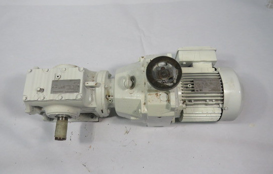 Sew-Eurodrive 1.5kW 1720/22-110rpm 330/575V TEFC w/ Gear Reducer 20.37:1 USED