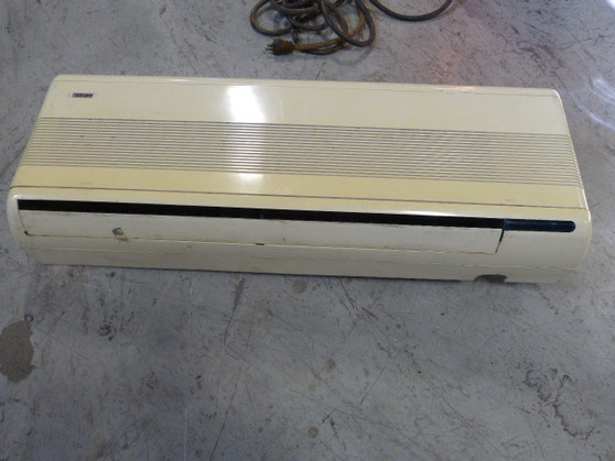 Goodman WMC24-1A Air Conditioning Unit 208-230V 1Ph 60Hz 15A  USED