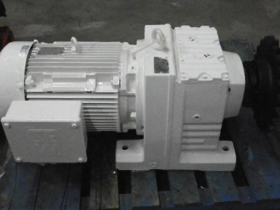 Sew-Eurodrive 20HP 1760RPM 330/575V 37.64/21.6A 60Hz 27.58 Ratio USED