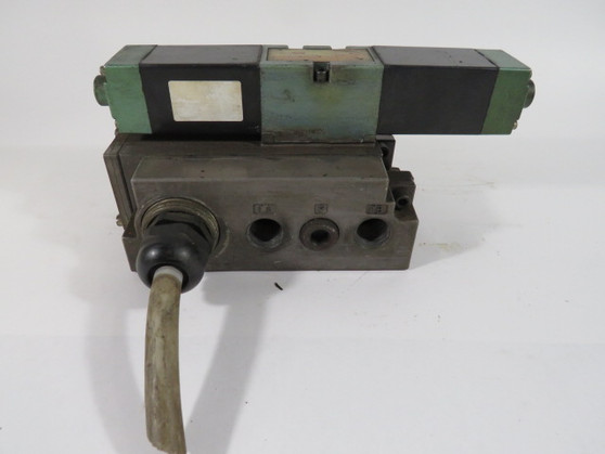 Numatics 152SS415E Solenoid Valve w/ Mark 15 Manifold 24VDC 0.25A USED