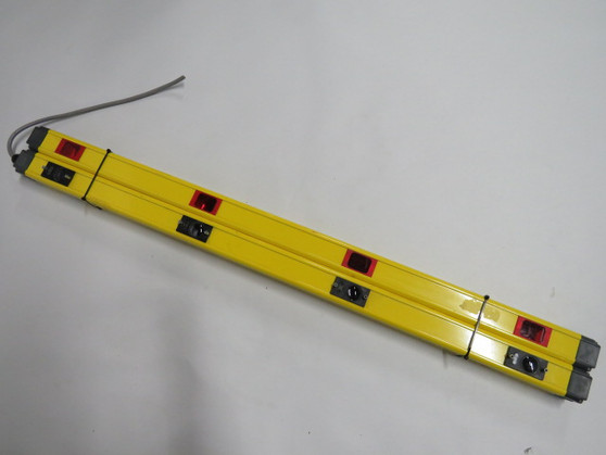 Leuze 500295 Light Curtain Transceiver & Deflecting Mirror 4-Beam USED