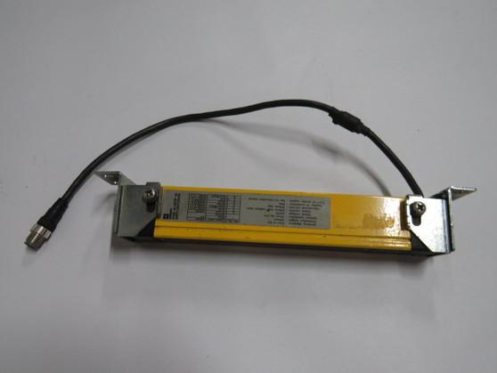 Omron F3S-A161P-D Light Curtain Receiver 0.2-5m Range 24VDC USED