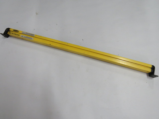 Banner SLSE14-900Q8 Light Curtain Emitter 0.1-6m Range 24VDC 100mA USED